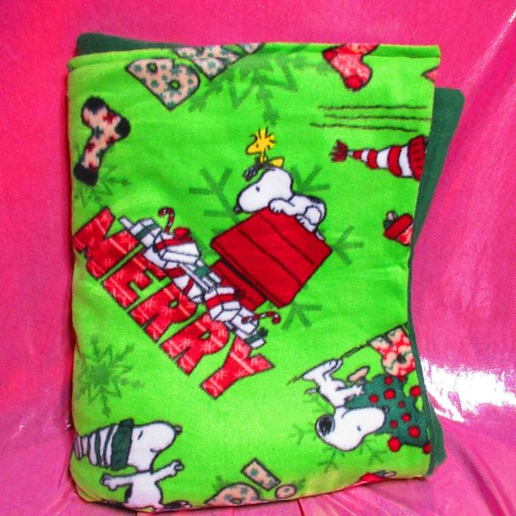 Peanuts Snoopy Joy Merry 86" x 58" Fleece Blanket - Picture 1 of 3
